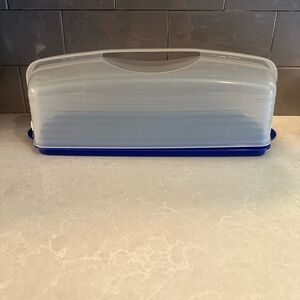 Tupperware Rectangular Loaf, Desserts, CupcakesCake Taker Locking Lid w/ Handle